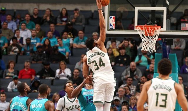  雄鹿末节逆转凯尔特人登顶东部  