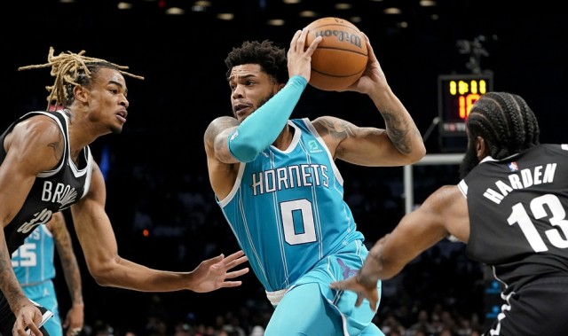  黄蜂布里奇斯交易 加盟篮网组三巨头  