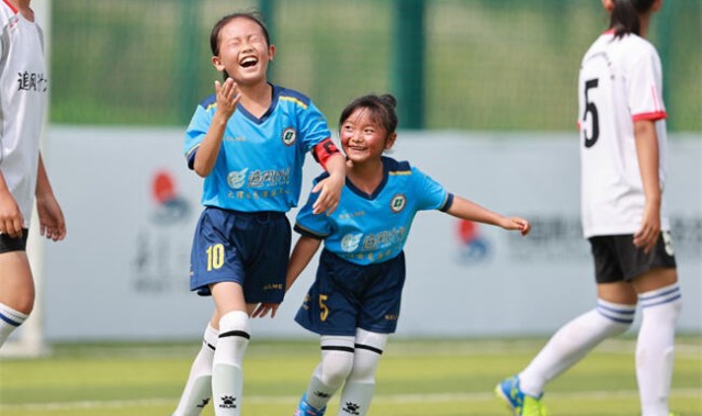  曼城女足夺得联赛冠军创历史  