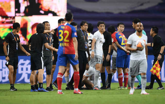  慕尼黑德比火药味足 两队冲突遭足协追加处罚  